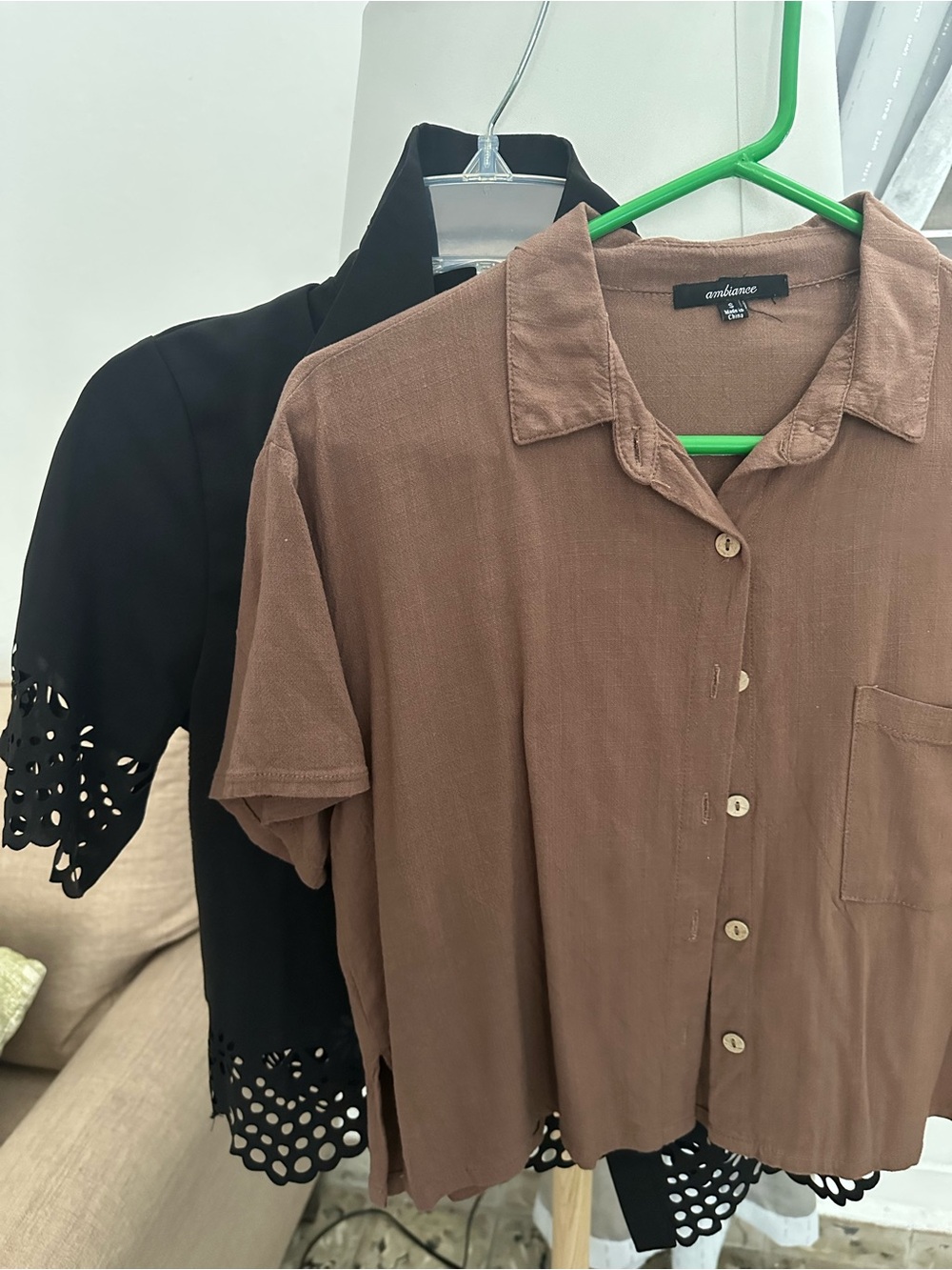 🌟 Button-Down Crop Tops – The Perfect Match for Wide-Leg Pants 🌟
